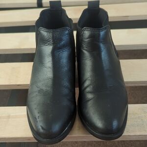 Sleek Black Leather Men's Boots